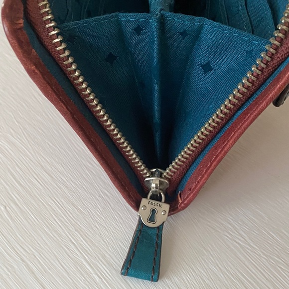 Fossil Brown Leather Wallet Teal Giraffe Detail Bohemian w Fossil Dust Bag - Picture 6 of 15